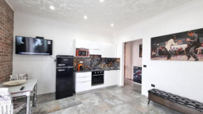 Hollywood Apartment